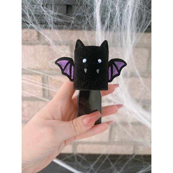 Bath & Body Works Black Velvet Bat Wallflower Plug In Halloween Home Fragrance - Picture 1 of 6